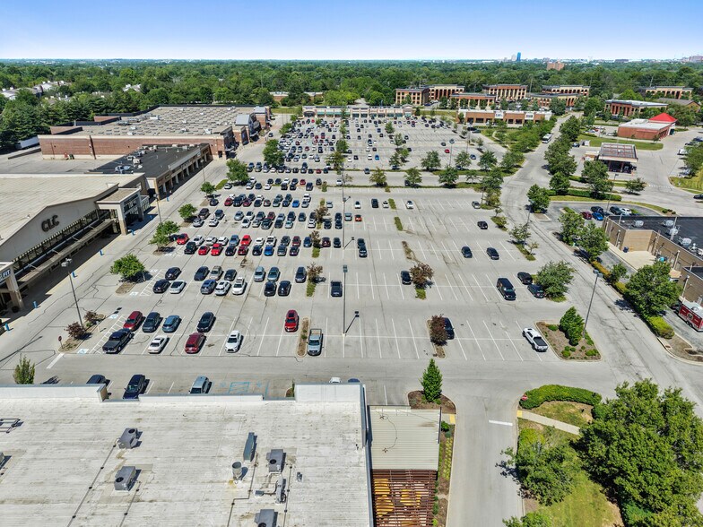 More Photos Of 3199 Beaumont Centre Cir, Lexington Land For Lease