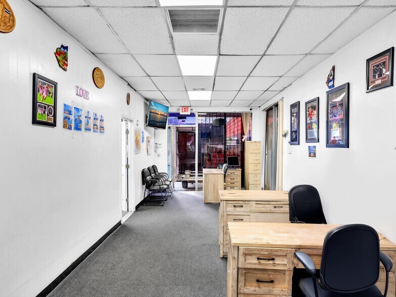 More Photos Of 1451 W Flagler St, Miami General Retail For Sale