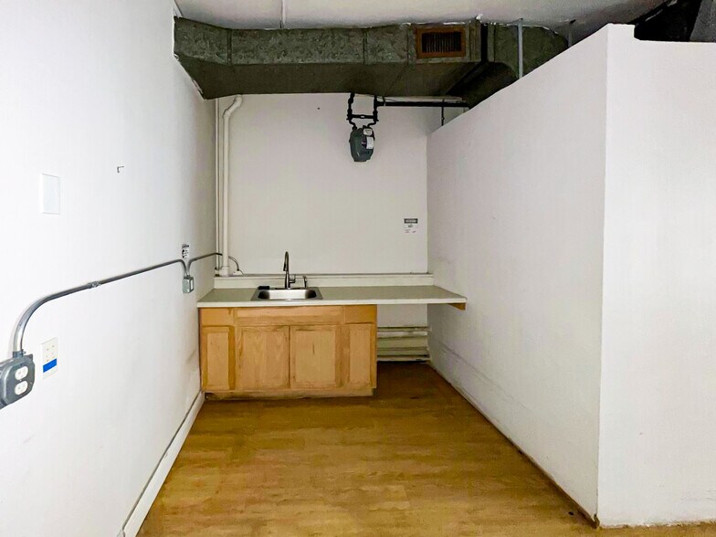 More Photos Of 6338 S Pulaski Rd, Chicago Storefront For Lease