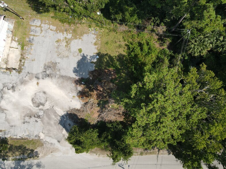 More Photos Of 2445 SW 13th St, Gainesville Storefront Retail Office For Sale