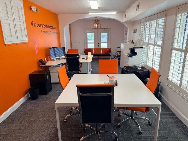 More Photos Of 310 Doris Dr, Lakeland Office For Lease