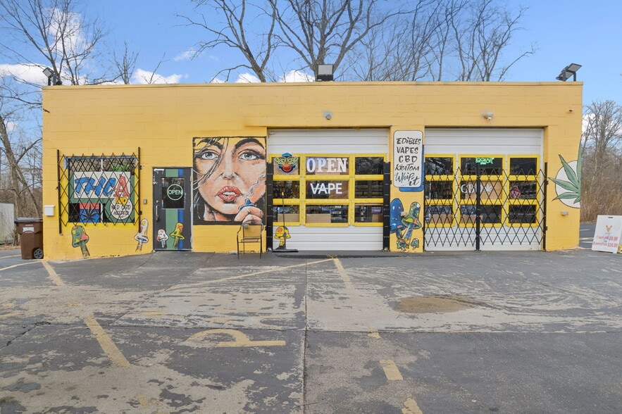 Primary Photo Of 10984 State Route 28, Blanchester General Retail For Sale