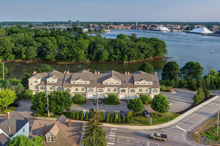 More Photos Of 19 Bridge St, Kittery Coworking Space