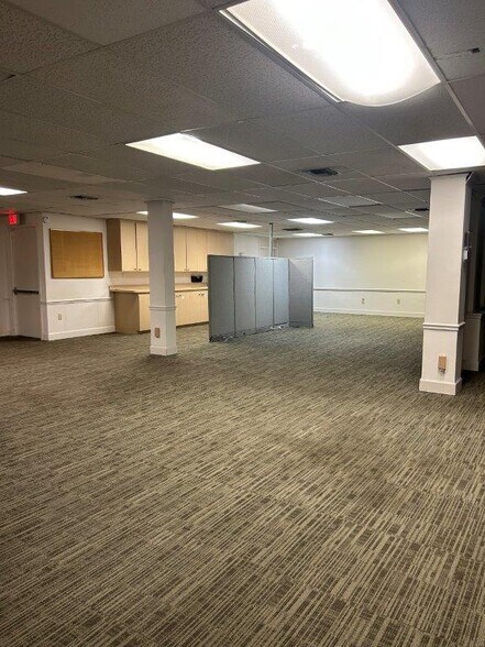 More Photos Of 4526-4532 US Hwy 19, New Port Richey Bank For Lease