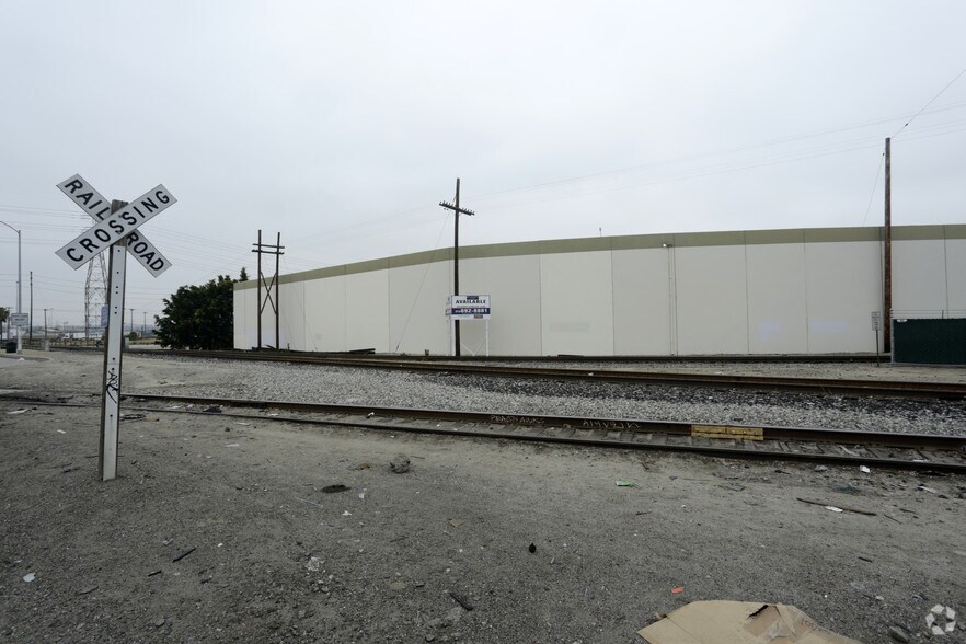 More Photos Of 4270-4310 S Maywood Ave, Vernon Warehouse For Lease