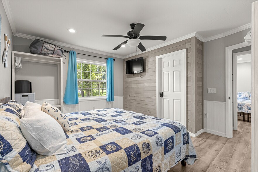 More Photos Of 110 NE Crystal St, Crystal River Specialty For Sale