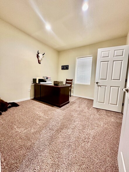 More Photos Of 602 US Highway 385 N, Seminole Flex For Sale