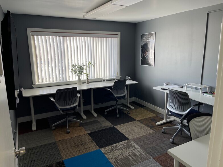 More Photos Of 3425 Dempster St, Skokie Office For Sale