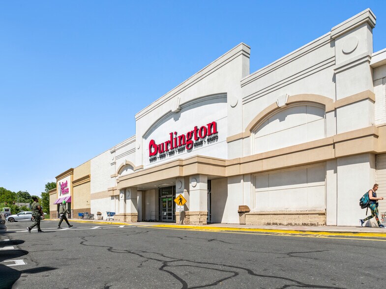 More Photos Of 271-421 Cottage Grove Rd, Bloomfield Unknown For Lease