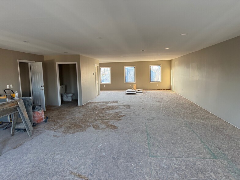 More Photos Of 7730 US Highway 42, Florence Unknown For Lease
