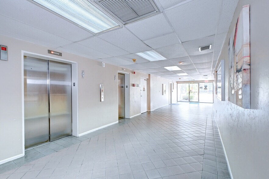 More Photos Of 3949 Evans Ave, Fort Myers Medical For Sale