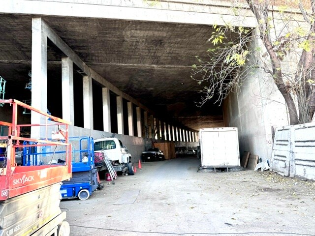 More Photos Of 3001 Delay Dr, Los Angeles Land For Lease