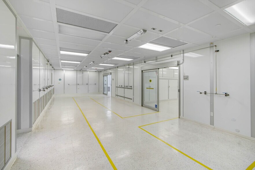 More Photos Of 400 E Live Oak Ave, Arcadia Office For Sale