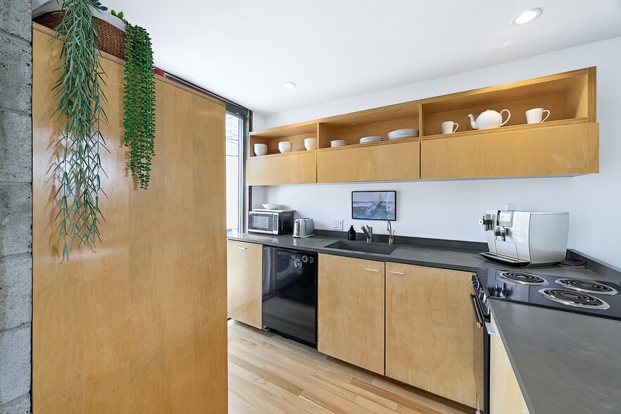 More Photos Of 1313 Innes Pl, Venice Apartments For Sale