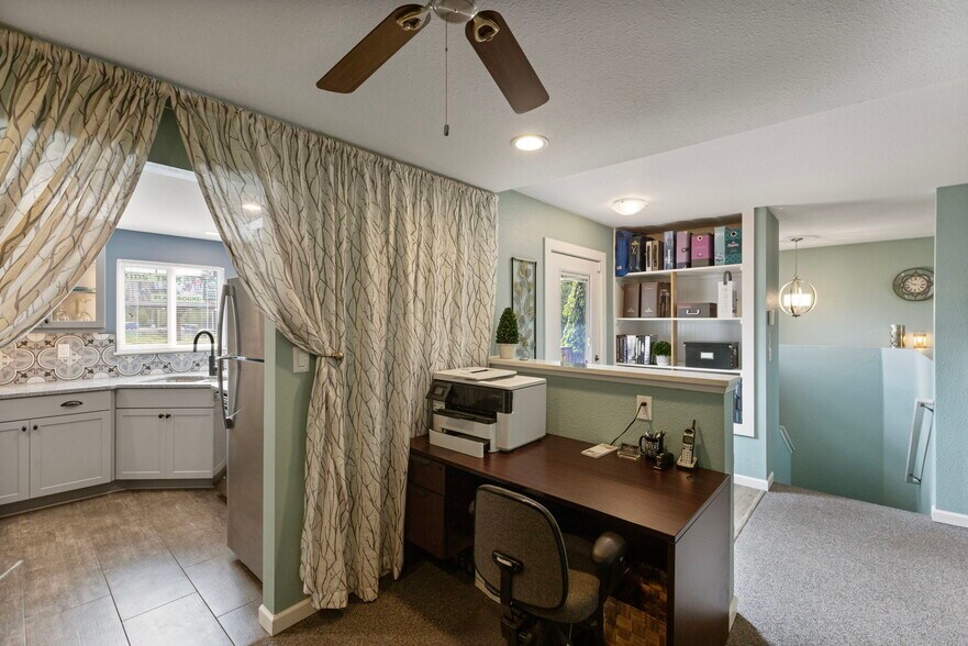 More Photos Of 17512 66th Ave Ct E, Puyallup Office For Sale