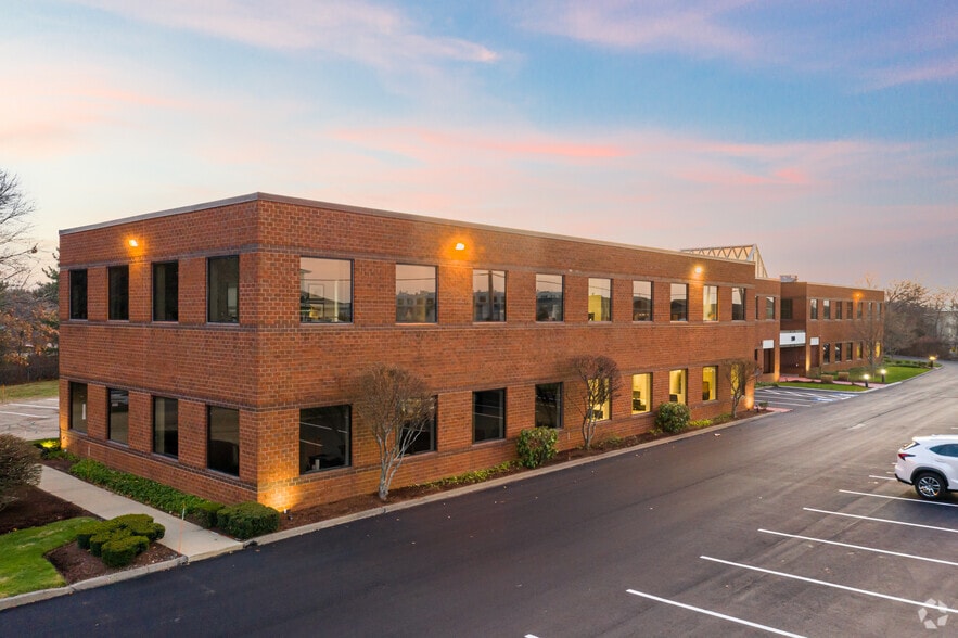 More Photos Of 350 Lincoln St, Hingham Office For Lease
