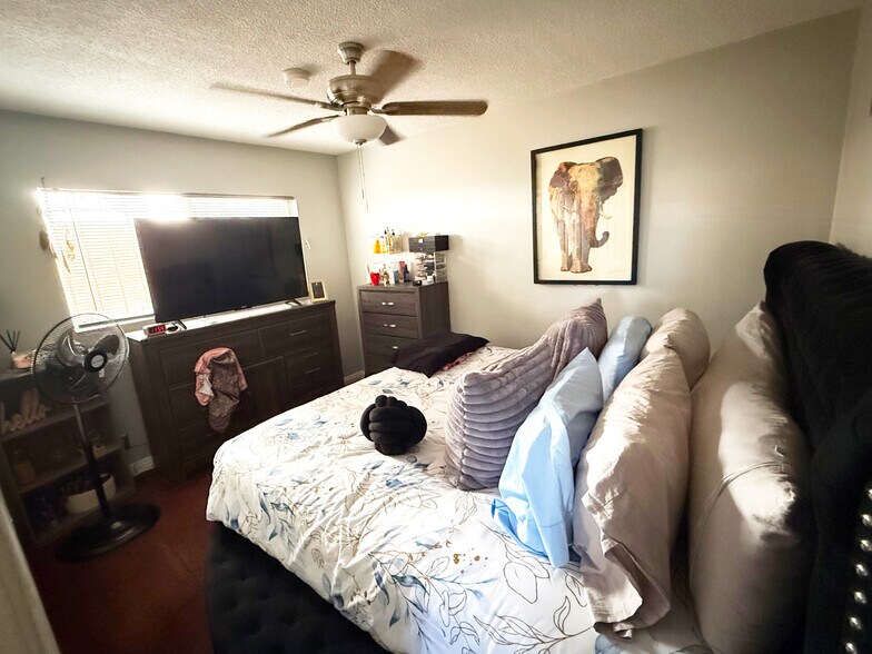 More Photos Of 413 N Market St, Inglewood Apartments For Sale