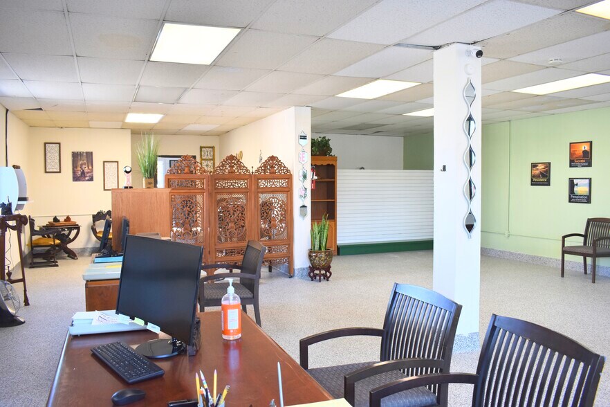 More Photos Of 14812 Paramount Blvd, Paramount Fast Food For Sale