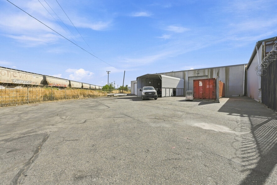 More Photos Of 905-909 Fee Dr, Sacramento Service For Sale