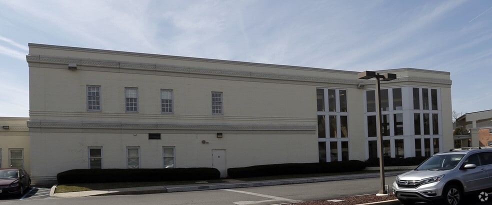 More Photos Of 774 Christiana Rd, Newark Healthcare For Sale