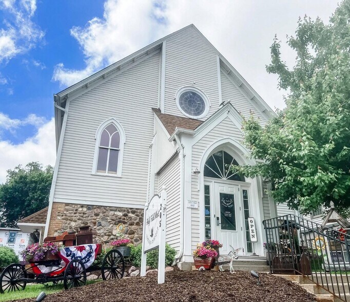 More Photos Of 205 W Main St, West Dundee Office For Sale