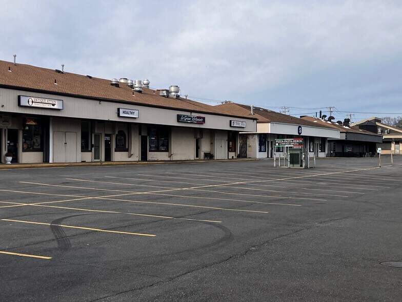 More Photos Of 2789 Middle Country Rd, Lake Grove Unknown For Lease