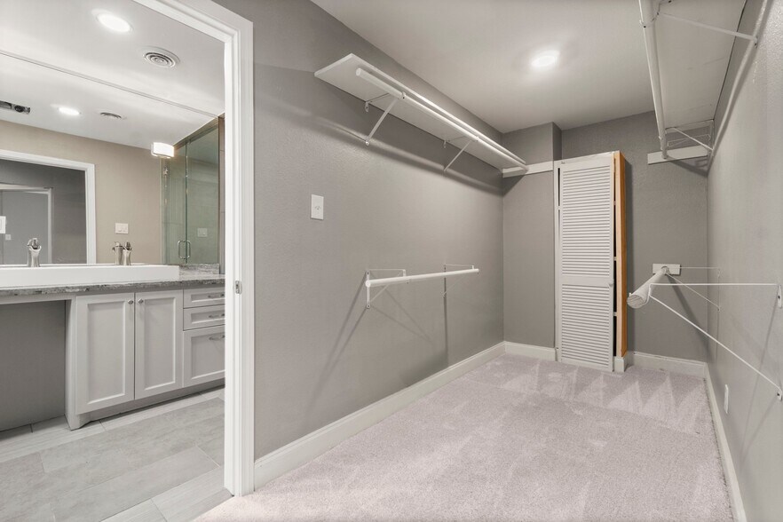 More Photos Of 2042 Teal Dr, Spring Dormitory For Sale