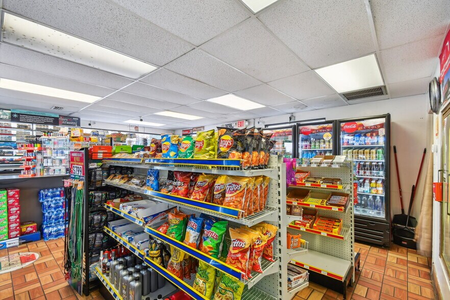 More Photos Of 2350 N Ponce De Leon Blvd, Saint Augustine Service Station For Sale