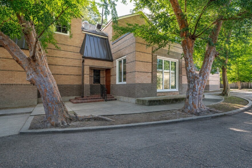 More Photos Of 3112 Jackson St, Alexandria Office For Sale