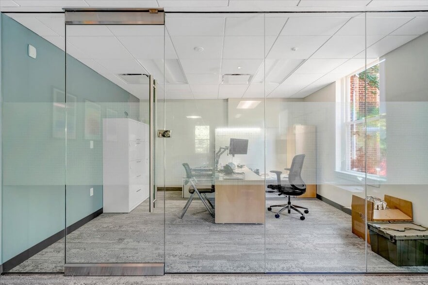 More Photos Of 4220 King St, Alexandria Office For Sale