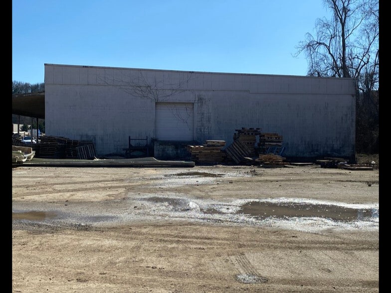 More Photos Of 2635 Western Ave, Knoxville Warehouse For Sale