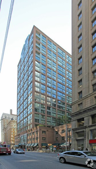 More Photos Of 7 King St E, Toronto Apartments For Lease