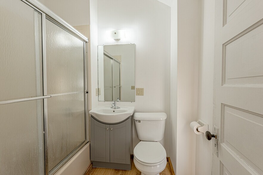 More Photos Of 127 W Main St, Belleville Restaurant For Sale