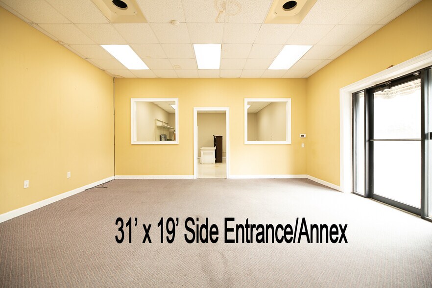 More Photos Of 1503 E Shotwell St, Bainbridge Storefront Retail Office For Sale