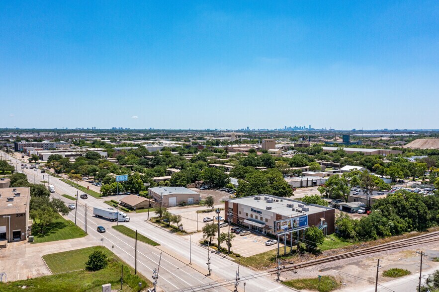 More Photos Of 2000 Royal Ln, Dallas Office For Lease