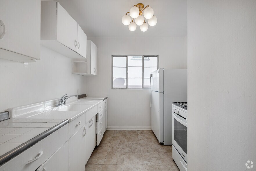 More Photos Of 1260 N Hayworth Ave, West Hollywood Apartments For Sale