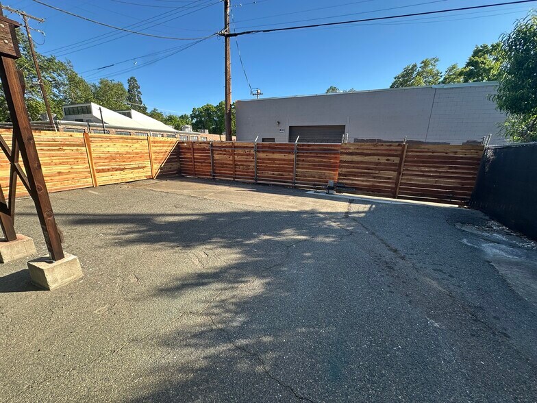 More Photos Of 1912 F St, Sacramento Office For Lease