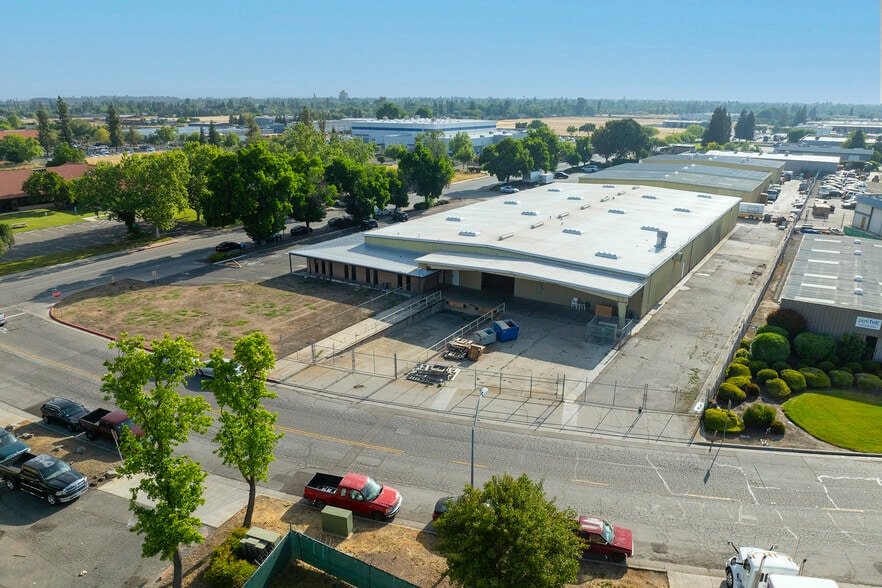 More Photos Of 2170 Wardrobe Ave, Merced Manufacturing For Sale