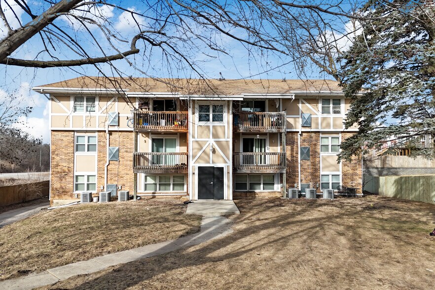 Primary Photo Of 1195 NW Aurora Ave, Des Moines Apartments For Sale