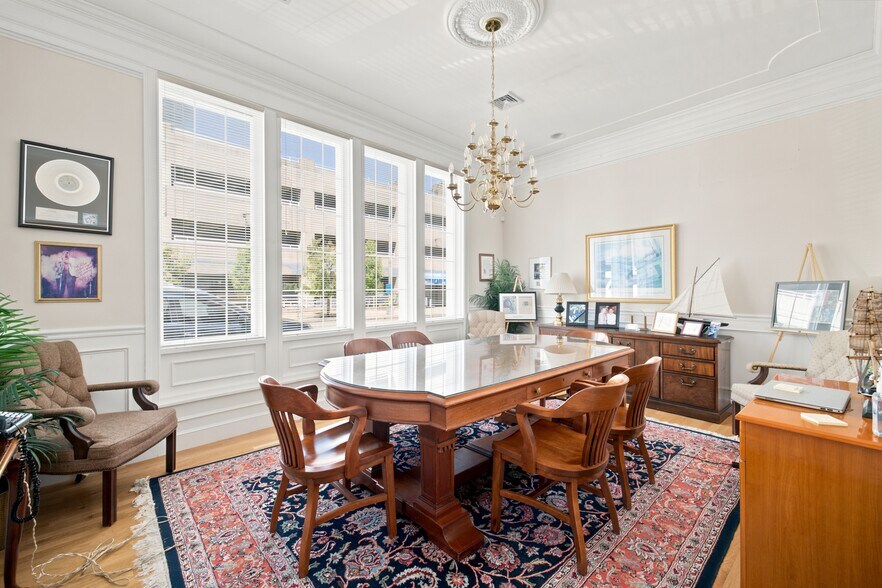 More Photos Of 25 Crescent St, Brockton Office For Sale