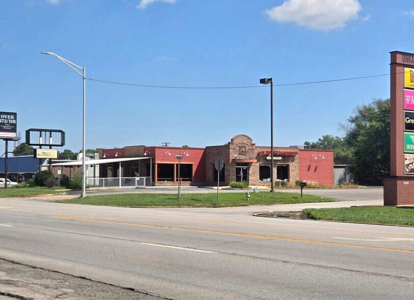 Primary Photo Of 2750 S 3rd St, Terre Haute Specialty For Lease