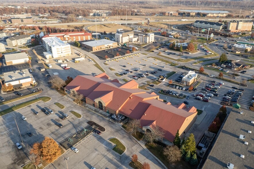 More Photos Of 5701-5725 Coventry Ln, Fort Wayne Unknown For Lease