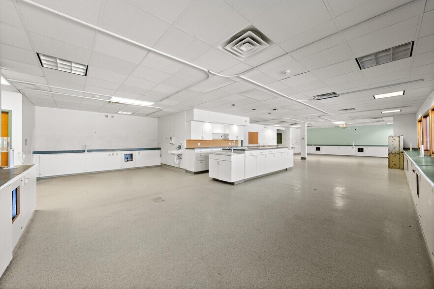 More Photos Of 675 Route 72 E, Manahawkin Office For Sale