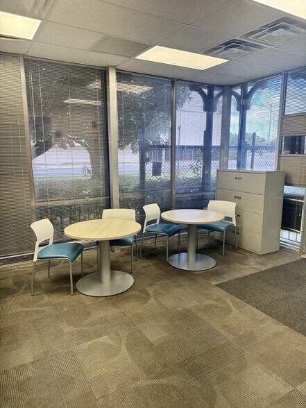 More Photos Of 405 W Martin Luther King Blvd, Plant City Office For Sale
