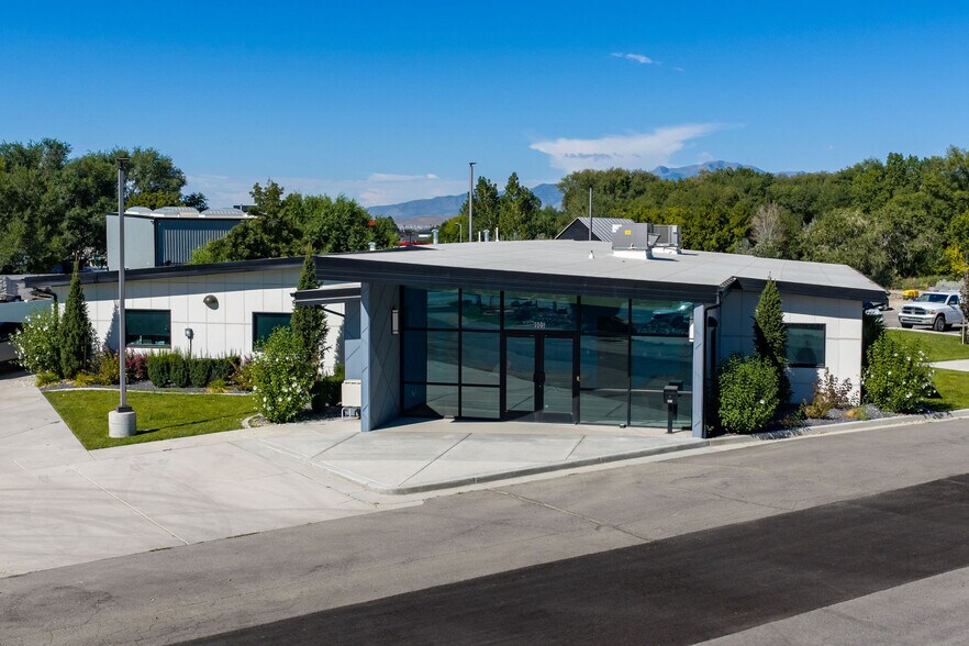 More Photos Of 877 N 100 E, Lehi Office For Sale