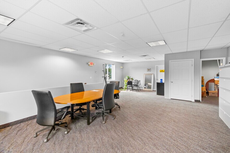 More Photos Of 984 Charles St, North Providence Office For Sale