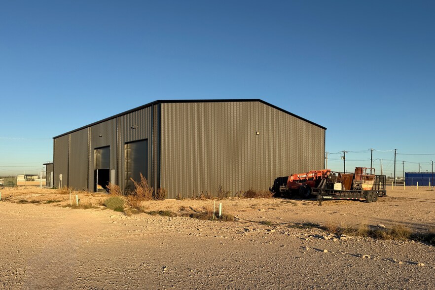 More Photos Of 4728 TX-18, Monahans Warehouse For Sale