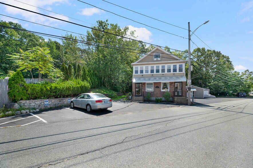 More Photos Of 15 Thomas St, North Providence Freestanding For Sale