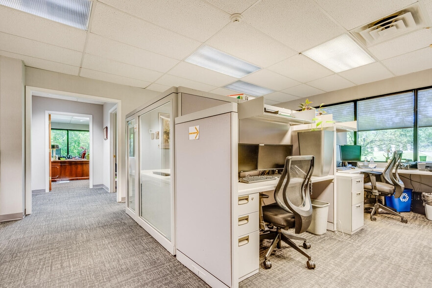 More Photos Of 69 Readington Rd, Branchburg Showroom For Lease