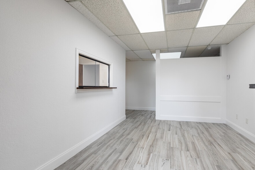 More Photos Of 736 N Fielder Rd, Arlington Medical For Sale